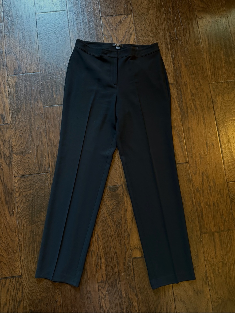 ST. JOHN Caviar Diana Women’s Pants Black Straight Leg Size 10